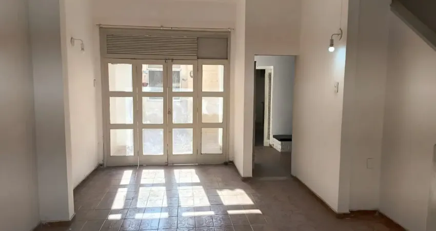 Casa de 02 andares, em ótima localização para alugar na rua rocha pita, cachambi, rio de janeiro