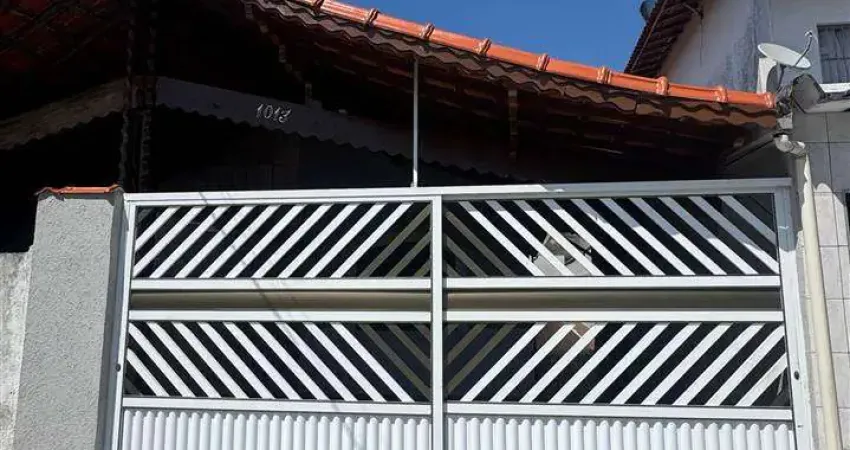 Casa com 2 quartos à venda na Rua Sebastião Batista Ramos, 1064, Balneário Maracanã, Praia Grande