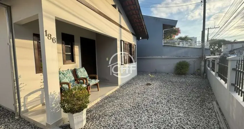 Casa com 3 quartos à venda na Rua Jacó Knihs, 186, Santa Terezinha, Brusque