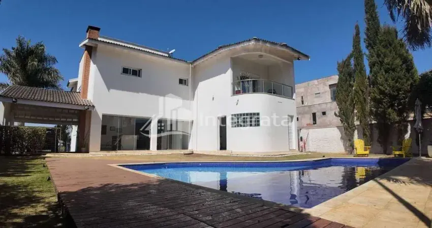 Casa de alto padrão com 4 suítes, piscina aquecida e churrasqueira - poços de caldas
