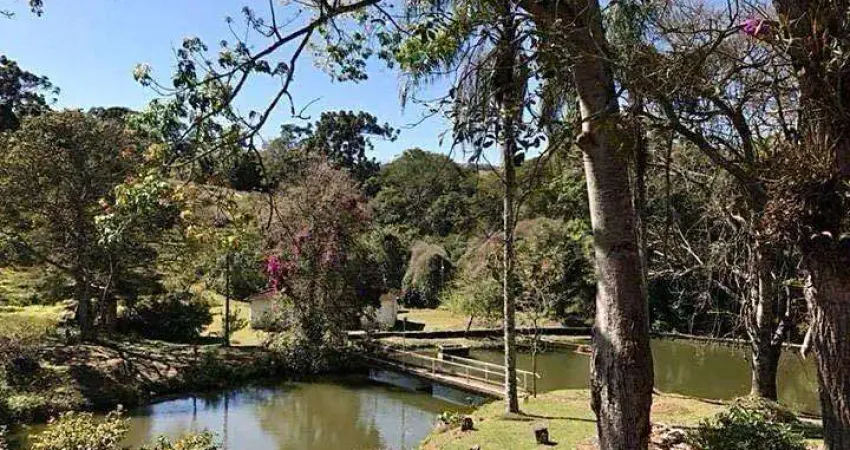 Terreno à Venda na Serra do Lopo – 20.000 m² em Extrema/MG | Lago, Casa e Natureza Exuberante