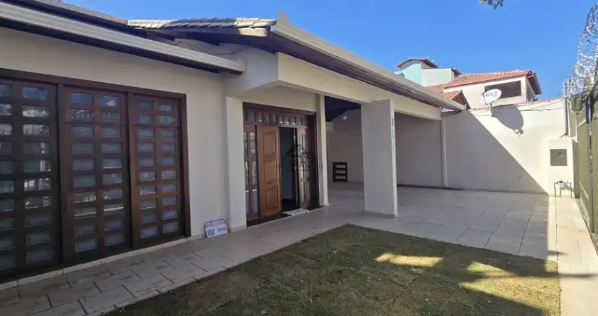 Excelente casa com 250m² área construída em lote 360 m², 3 quartos 4 vagas, espiríto santo, betim