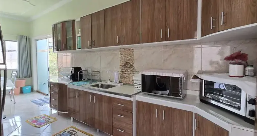 Execelente casa em lote com 360m², 3 quartos e 4 vagas, jardim brasilia, betim