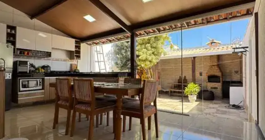 Casa à venda 180m² com 3 quartos,1 suite, área gourmet,2 vagas, no bairro jardim brasilia-betim