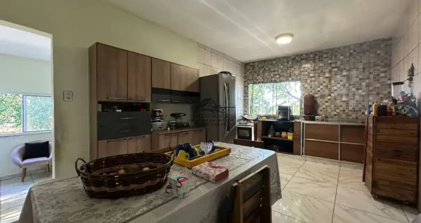 Casa á venda em lote 720m²,2 quartos, sala para 2 ambientes, area externa ampla.novo horizonte-betim