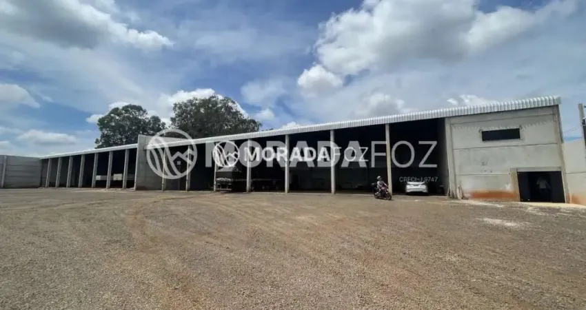 Barracão com 16 boxes e 05 escritórios para locação próximo à br 277 - 0009