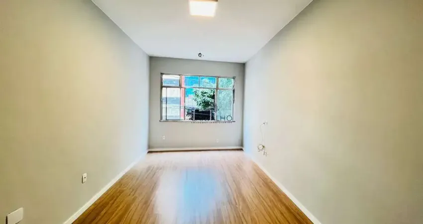 Apartamento reformado com 03 quartos a venda em icaraí, niterói/rj.