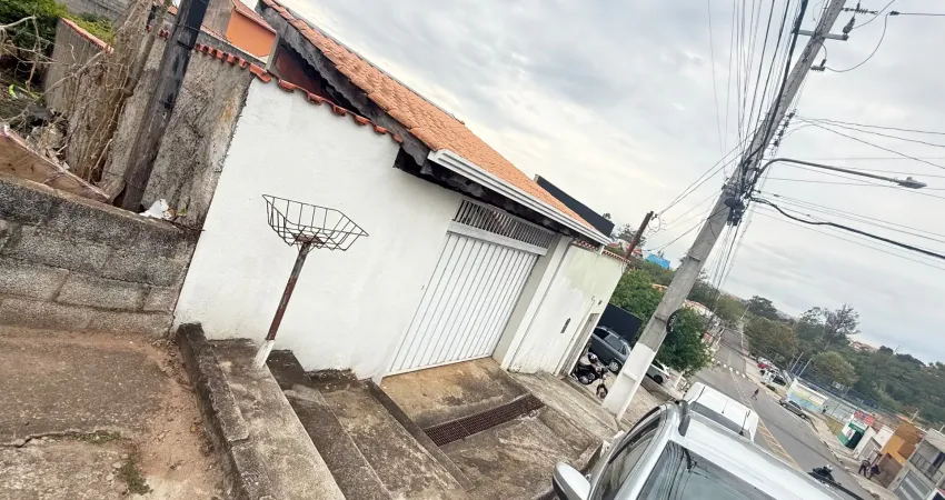 Casa à venda com três dormitórios, dois banheiros sendo um suíte. bragança paulista.´/sp.