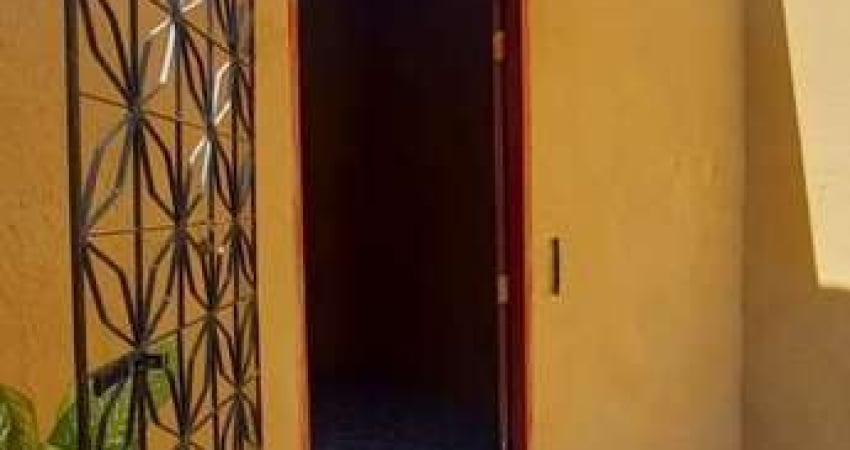 Casa 2 dormitórios para Locação em Fortaleza, Conjunto Esperança, 2 dormitórios, 1 banheiro