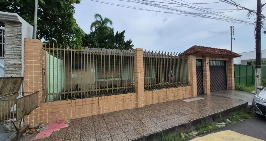 Casa em flores - 360m² - ampla com quintal e jardim - excelente localização