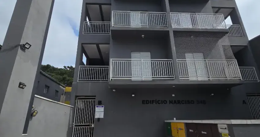 Apto de 1 dorm no centro de cotia por R$ 1.300 fácil acesso a comercios.