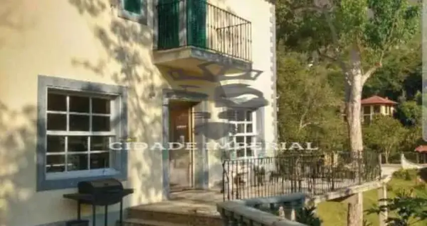 Alugo linda casa duplex em condominio no samambaia com 3 quartos amplo jardim r$ 5500,00+txs