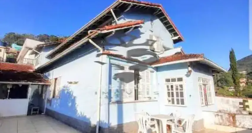 Castelânea casa à venda oportunidade 5 quartos 3 vagas  r$ 760.000,00
