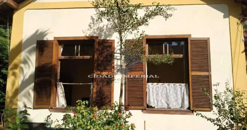 Centro historico de petropolis casa na rua piabanha com 3 quartos só r$ 340.000,00