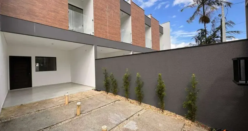 Casa com 3 quartos à venda na Rua Treze de Maio, 78, Iririú, Joinville