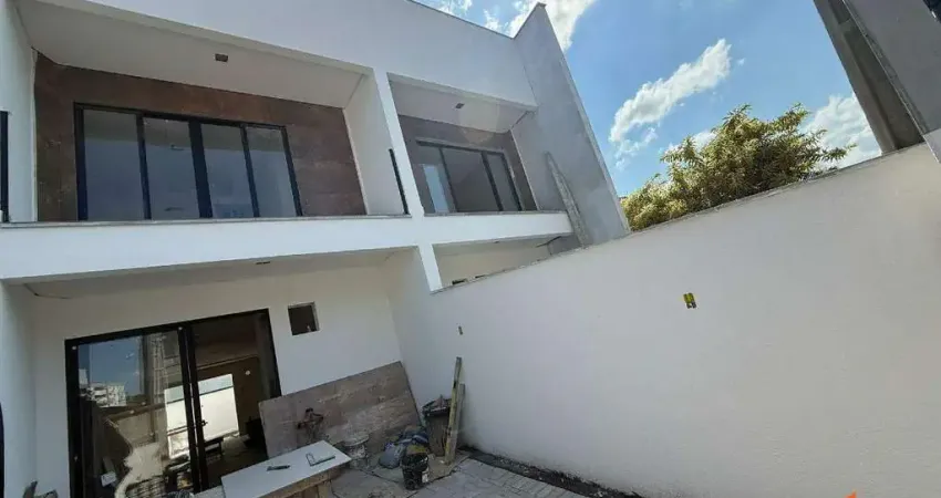 Casa com 3 quartos à venda na Rua Professora Sinhazinha, 53, Saguaçu, Joinville