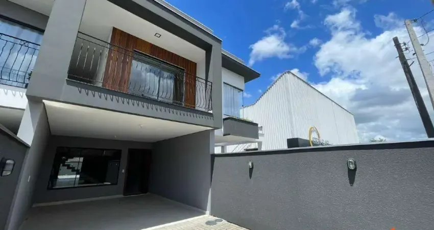 Casa com 3 quartos para alugar na Rua Riachuello, 268, Bom Retiro, Joinville