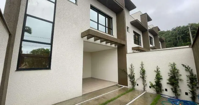 Casa com 3 quartos à venda na Rua Ouvidor, 41, Glória, Joinville