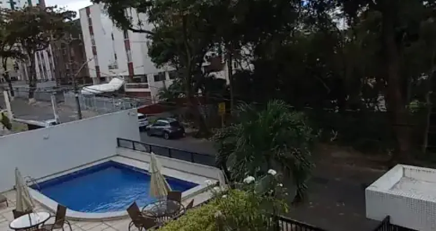 Lindo apartamento, excelente localização, 2 suítes e 2 por andar.