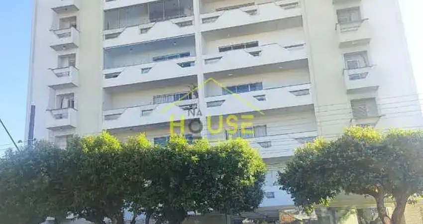 Apartamento à venda: com três dormitórios sendo uma suíte, salas, cozinha, garagem, no centro patri