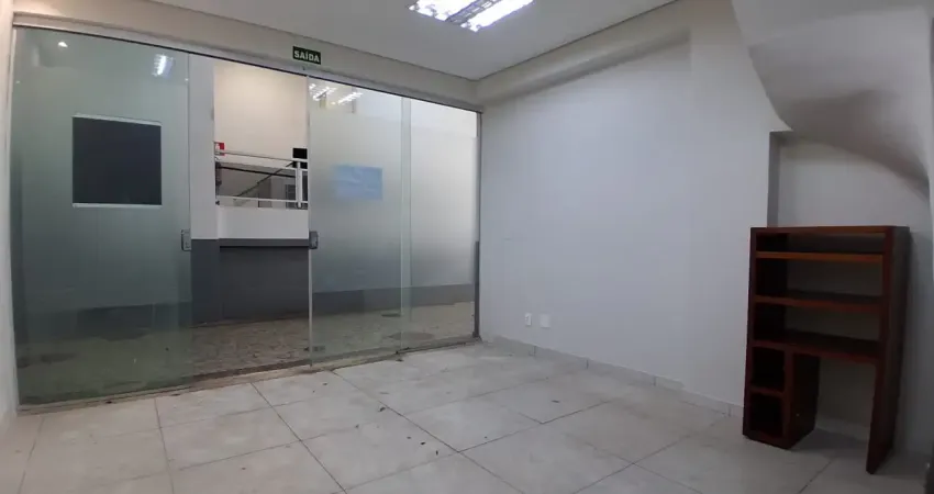 Loja comercial imperdível na floresta - ponto estratégico para seu negócio!