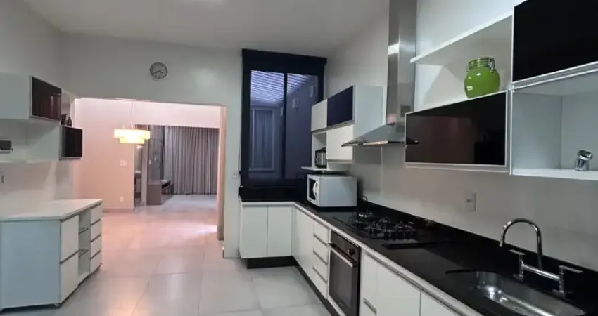 Santa rosa, o bairro mais charmoso da zona norte! oportunidade de morar em uma linda casa ampla é confortável, com área interna e externa ampla para você e sua família aproveitar cada momento.