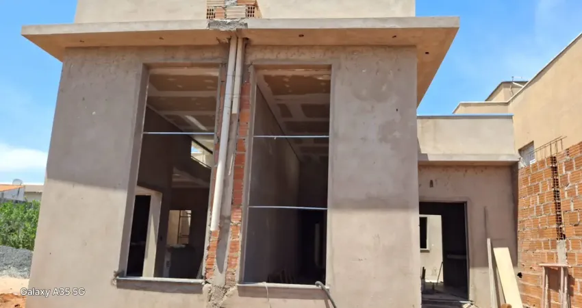 Bairro pampulha - linda casa com fino acabamento, pronta para morar no mês de dezembro 2025 ! ambientes amplos, pé- direito alto e todo o conforto que você e sua família merecem .