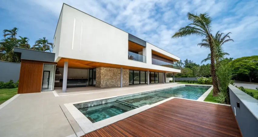 Espetacular mansão 5 suítes com muito luxo e requinte no coração da barra da tijuca vizinho  a village mall direto com o proprietário.