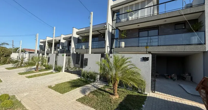 Pinhais, Sobrado Triplex à Venda na Divisa do Pineville , Alto Tarumã, Vista Livre