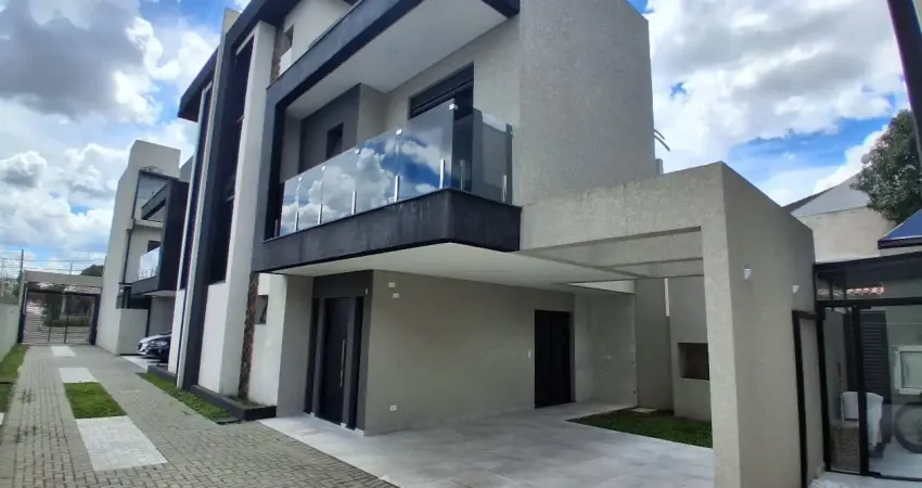 Sobrado triplex de alto padrão no hauer, xaxim 03 quartos aceita carro no negócio.