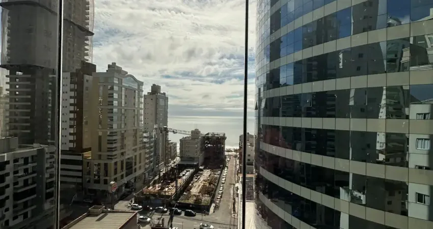 Apartamento 3 suítes - próximo da nereu ramos e praia (meia praia)