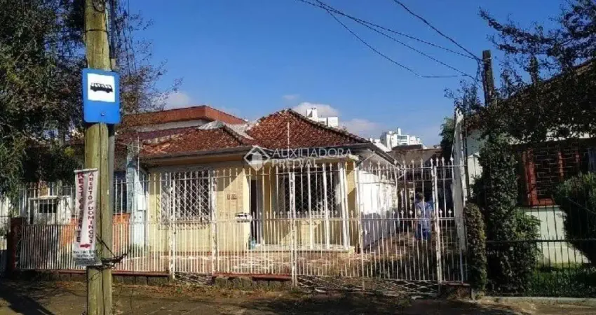 Casa com 2 quartos à venda na Avenida Engenheiro José Maria de Carvalho, 149, Vila Ipiranga, Porto Alegre