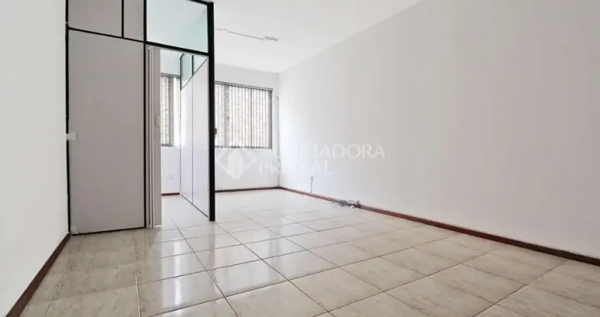Sala comercial à venda na Avenida Cristóvão Colombo, 1023, Floresta, Porto Alegre