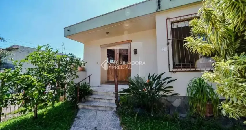 Casa com 3 quartos à venda na Rua José Antônio Aranha, 55, Três Figueiras, Porto Alegre