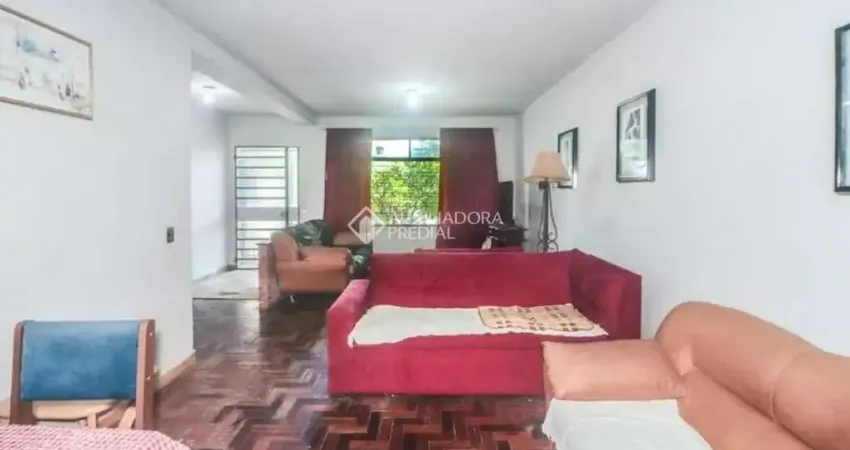 Casa com 4 quartos à venda na Avenida General Barreto Viana, 537, Chácara das Pedras, Porto Alegre