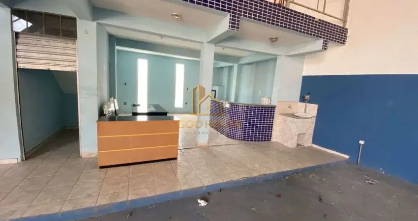 Galpao com 900 m2 de area de terreno e 700m2 area construiida, localizacao excelente,