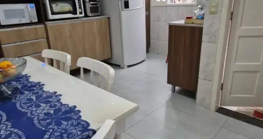 Sobrado à venda 3 quartos 1 suíte no bosque dos eucaliptos sjc