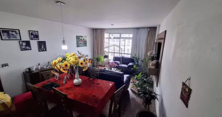 Maravilhoso apartamento com vaga de garagem à venda no Parque Moscoso, bem arejado e iluminado opor