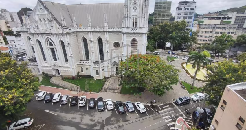 Encantador apartamento de 3 dormitórios, sendo 1 suíte, localizado no coração de Vitória, no Centro
