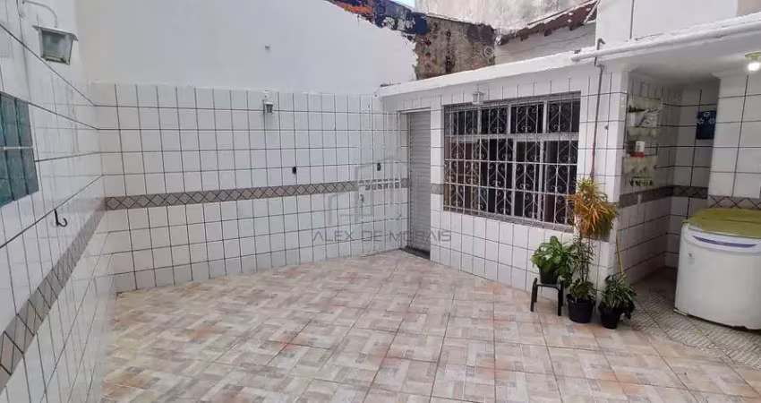 Casa com ponto comercial em ótima localização em centro de vitória