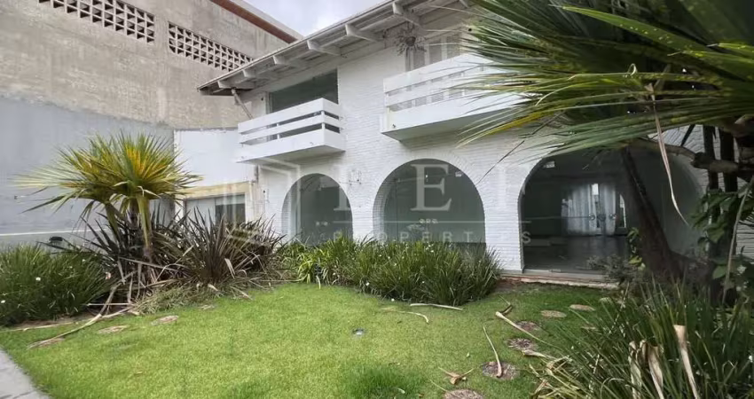 Casa comercial para alugar na Rua Engenheiro Oscar Americano, 147, Cidade Jardim, São Paulo