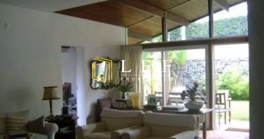 Casa com 4 quartos à venda na Rua Heitor de Morais, --, Pacaembu, São Paulo