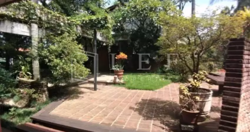 Casa com 5 quartos à venda na Rua Sílvio Portugal, --, Pacaembu, São Paulo