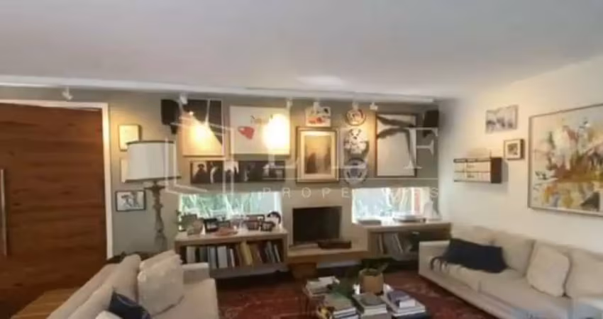 Casa com 3 quartos à venda na Rua Sílvio Portugal, --, Pacaembu, São Paulo
