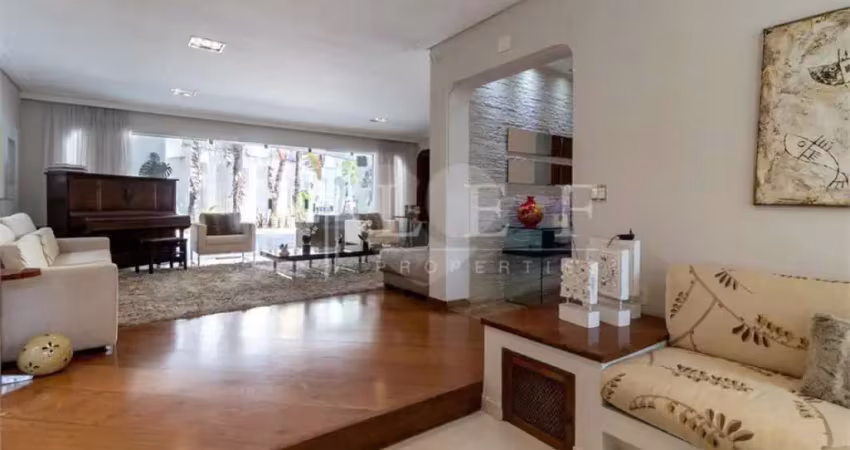 Casa com 5 quartos à venda na Rua Ubiracica, --, Alto de Pinheiros, São Paulo