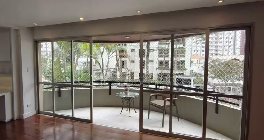 Apartamento com 4 quartos para alugar na Rua Rodrigo Cláudio, --, Aclimação, São Paulo