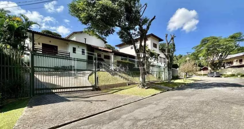 Casa em condomínio fechado com 4 quartos à venda na Rua Lambari, --, Águas da Fazendinha, Carapicuíba
