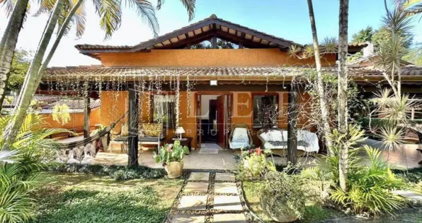 Casa em condomínio fechado com 3 quartos à venda na Rua das Camélias, --, Chácara Vale do Rio Cotia, Carapicuíba