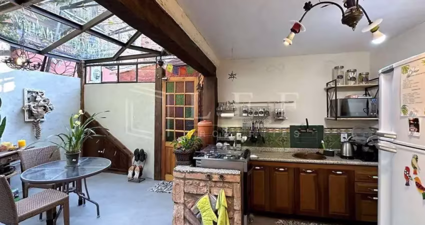 Casa em condomínio fechado com 5 quartos à venda na Rua das Granjas, --, Vila Santo Antônio, Cotia