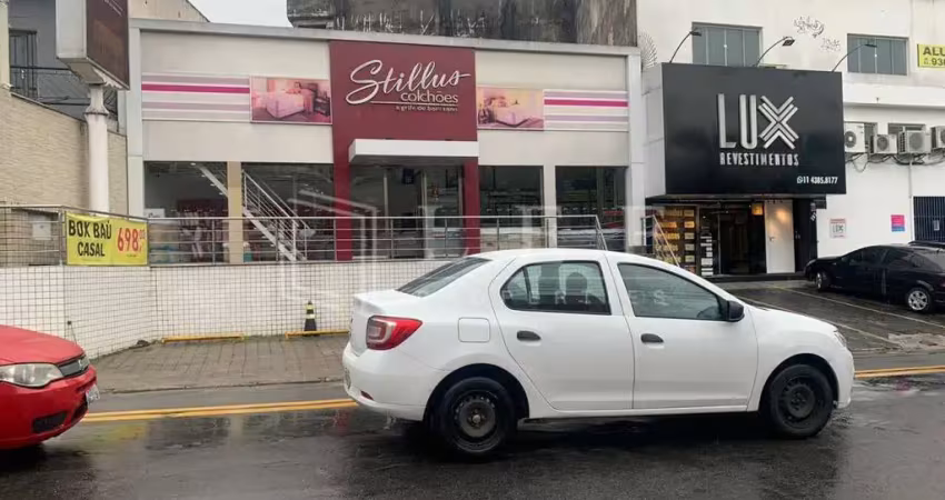 Casa comercial para alugar na Avenida Doutor José Maciel, 96, Jardim Maria Rosa, Taboão da Serra